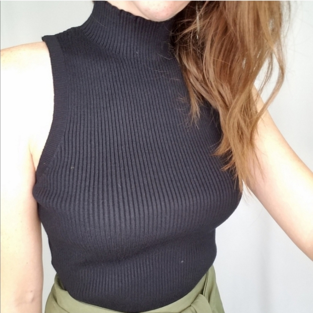 Gilli Black Mock Neck Ribbed Knit Sleeveless Top